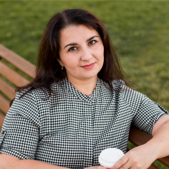 Sara M.